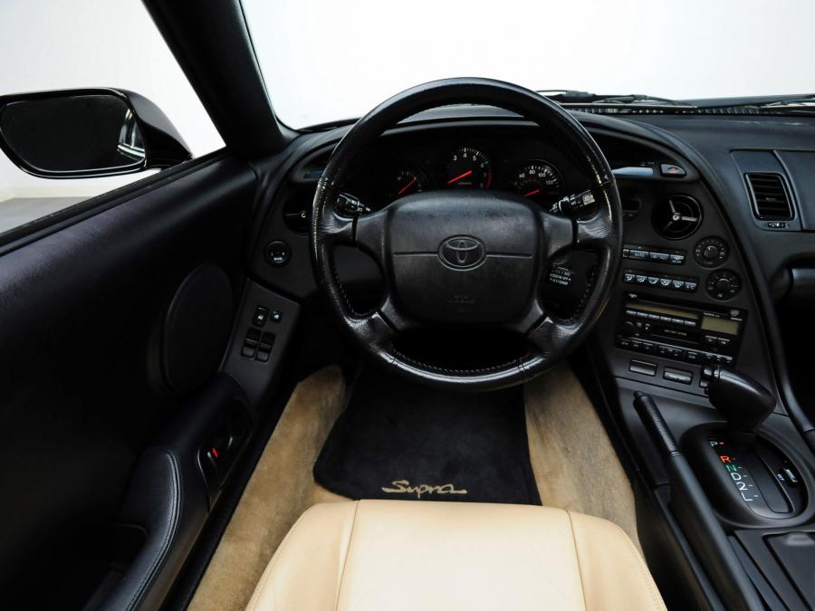  Toyota Supra Targa 1993 года  (фото 5 из 13)